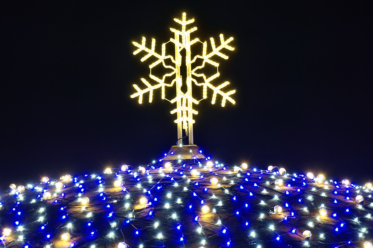 Akasaka Le Ange Church Christmas Illumination: A Holy Night Offering Prayers Under the Starry Sky