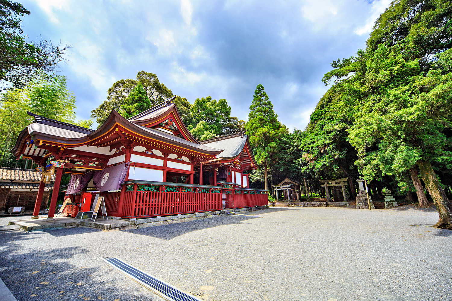 Onamuchi Shrine: Pray for Matchmaking and Business Prosperity! Experience History at Japan's Oldest Shrine