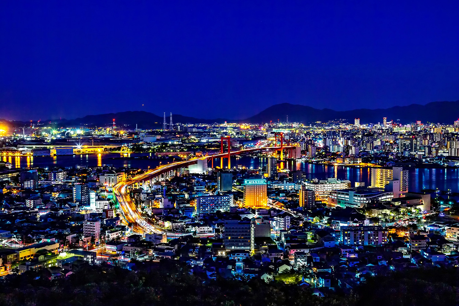 Mt. Takato Park: A Superb View Spot Overlooking the Town of Wakamatsu and the Factory Nightscape