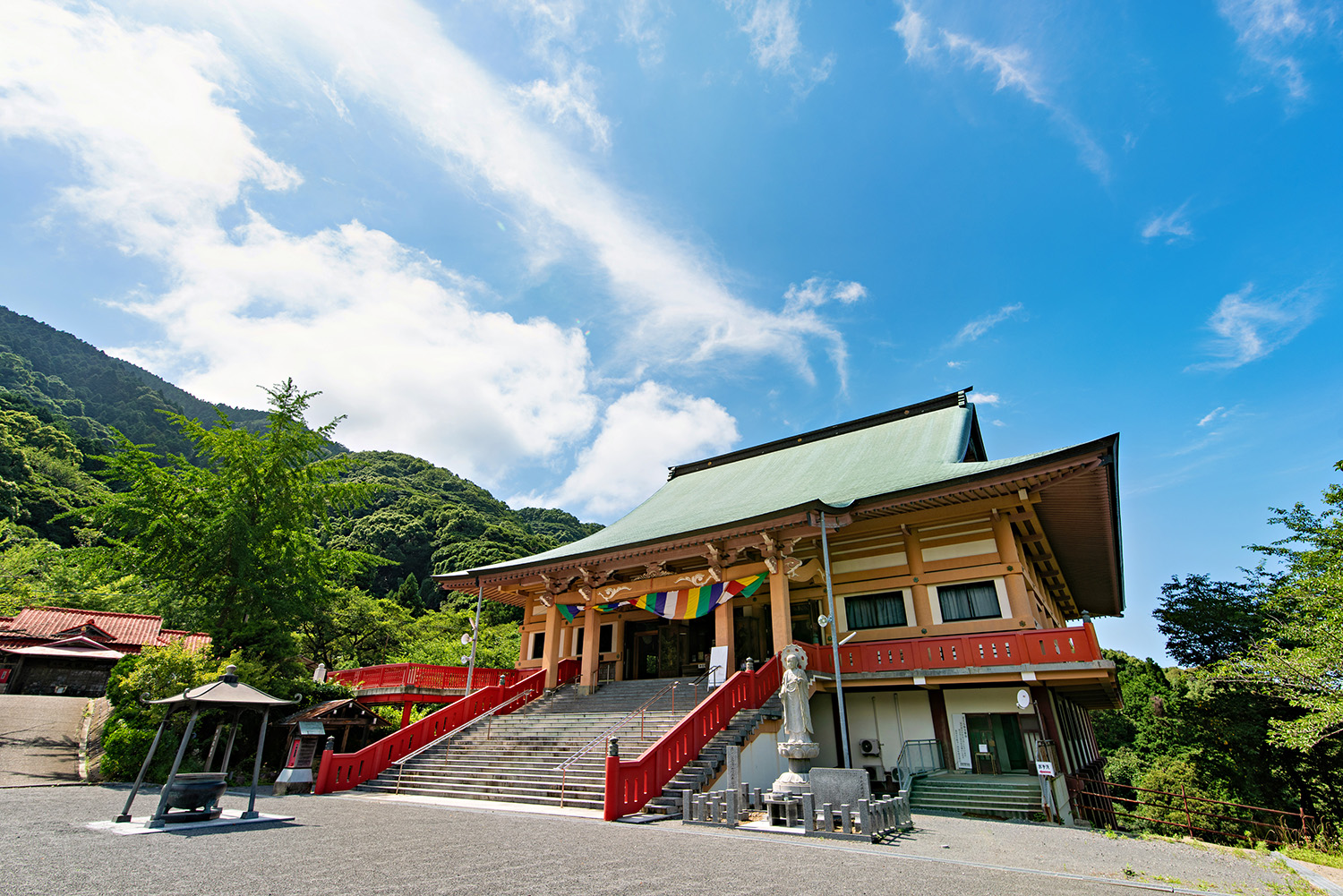 Naritasan Fudoji Temple: A Superb View Spreading Out Before Your Eyes! A Sacred Place of Prayer in Okagaki Town Where You Can Purify Your Mind and Body