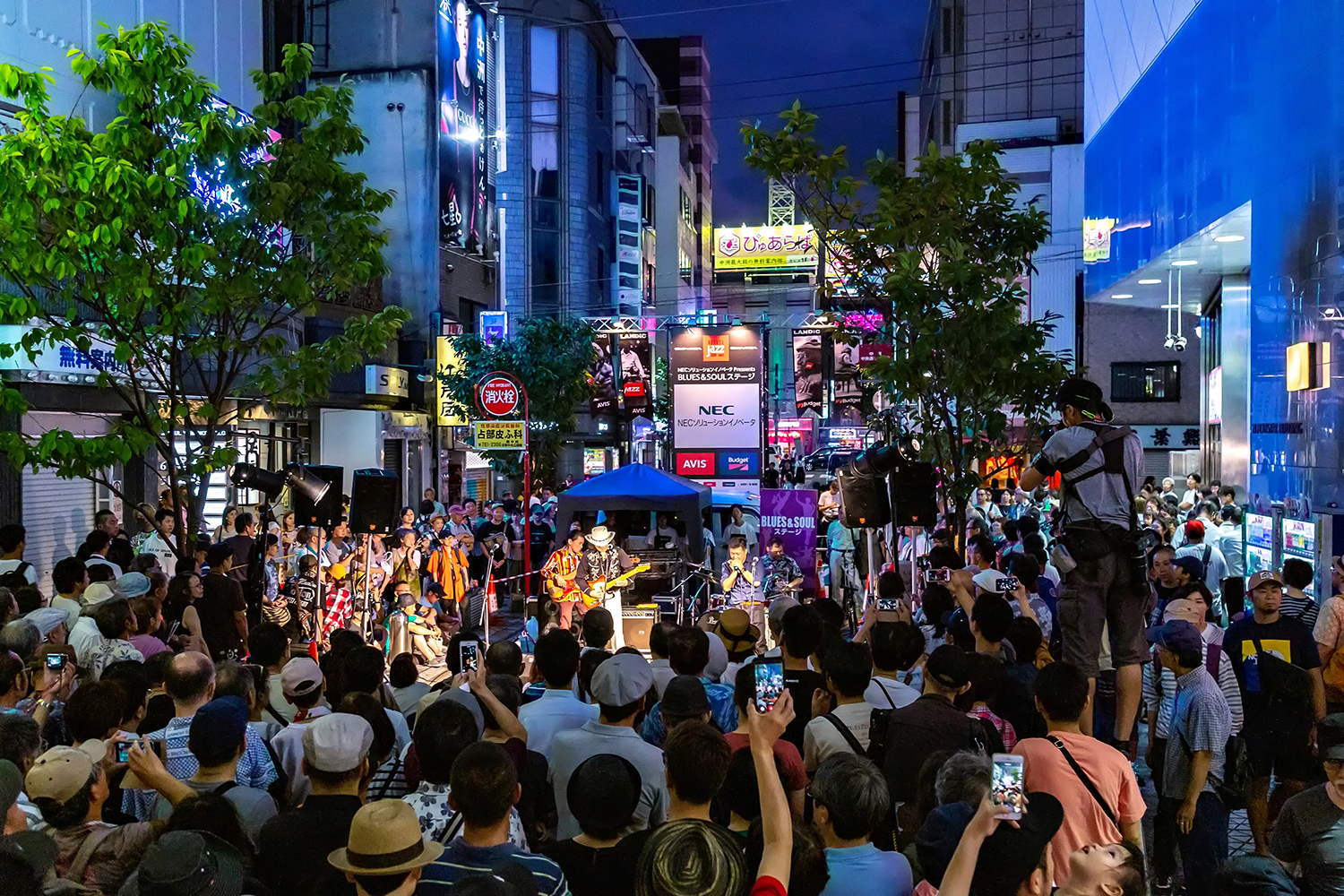 Nakasu Jazz: Two Days of Frenzy! West Japan's Largest Jazz Festival Decorated by Artists from Japan and Abroad