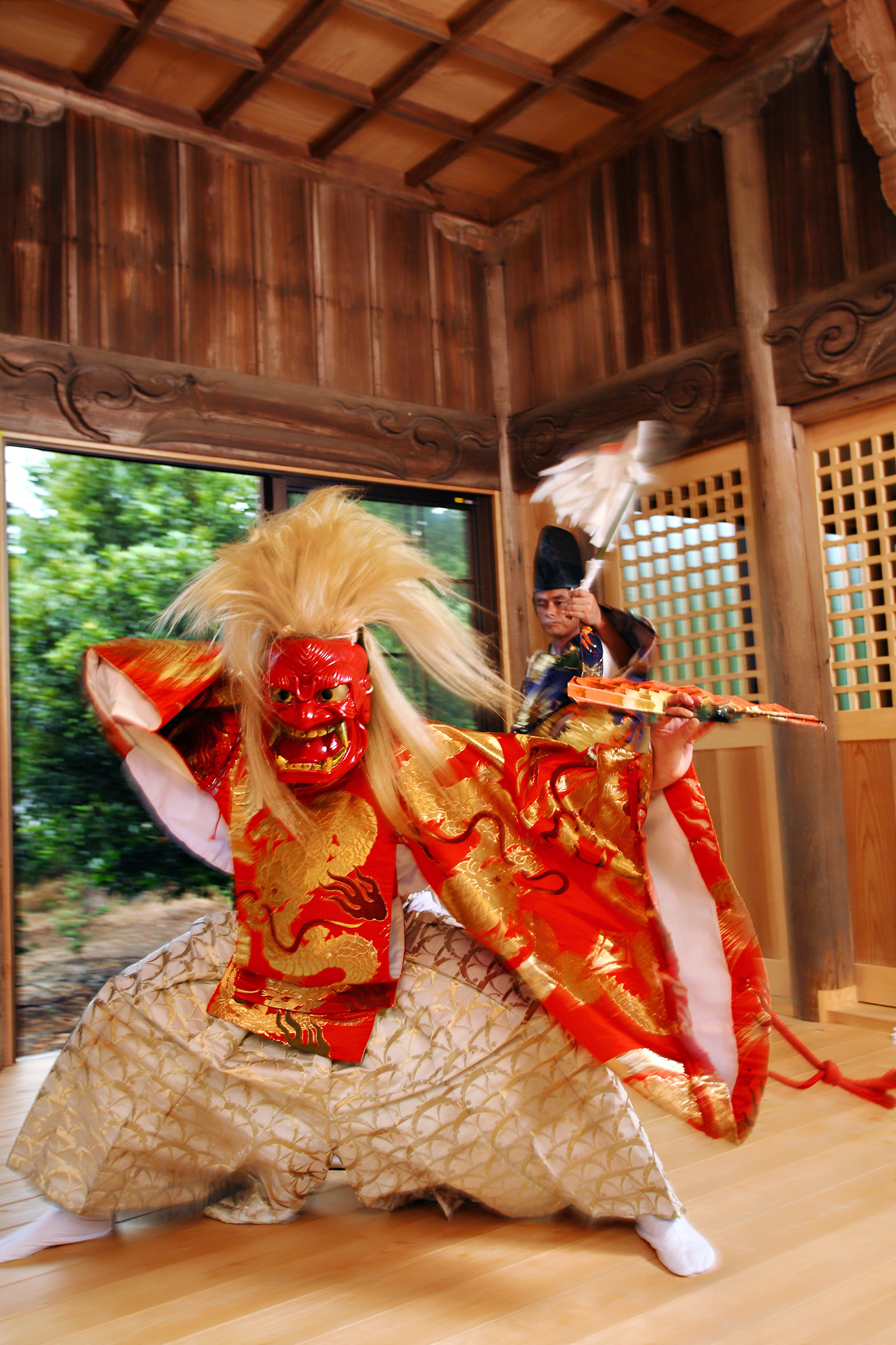 Be Mesmerized by the Powerful Dance! "Narinaga Kagura" Passed Down in Kamige Town