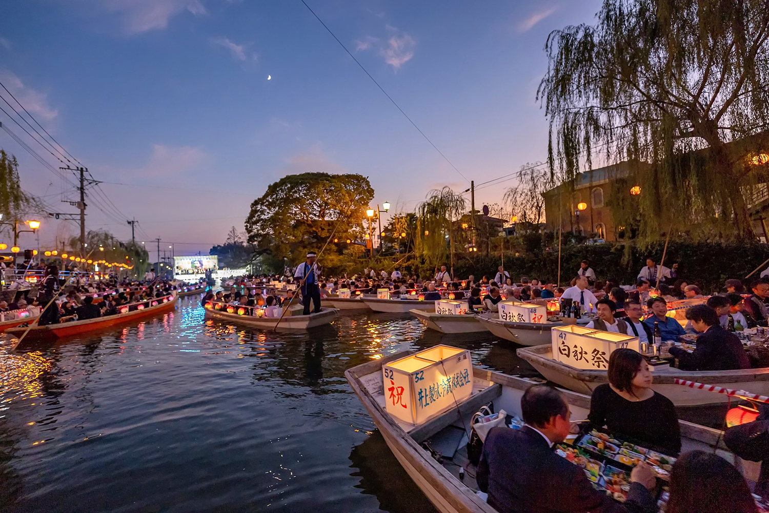 Yanagawa "Hakushu Festival Water Parade": An Autumn Night Full of Poetic Sentiment, Enveloped in Fantastic Lights